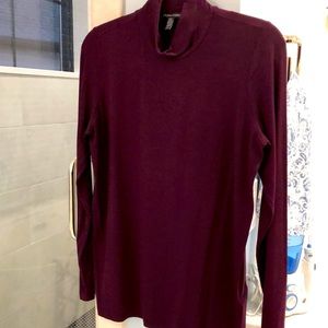 EUC EILEEN FISHER PLUM TURTLENECK